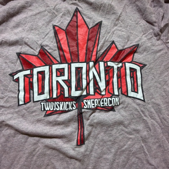 Urban Necessities Toronto TwojsKicks Sneakercon Graphic T-Shirt Mens Small - Picture 7 of 7